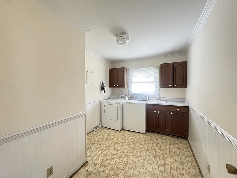 1032 Belmorrow Dr — Photo 17