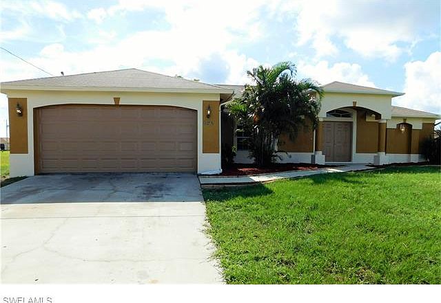 1st image of 925 Chiquita Blvd N