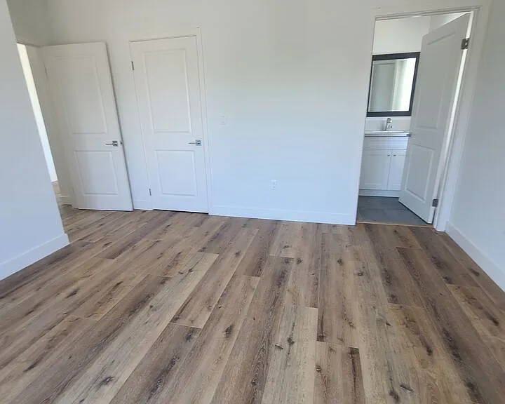 13824 Bessemer St — Photo 18