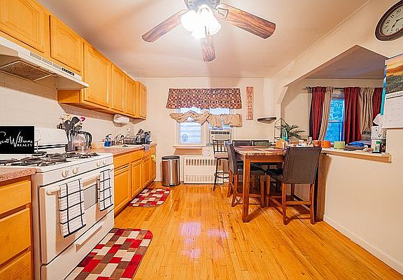 3rd image of 737 E 58th St APT 3