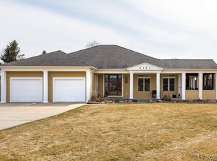 6984 Camelback Dr NE, Rockford, MI 49341