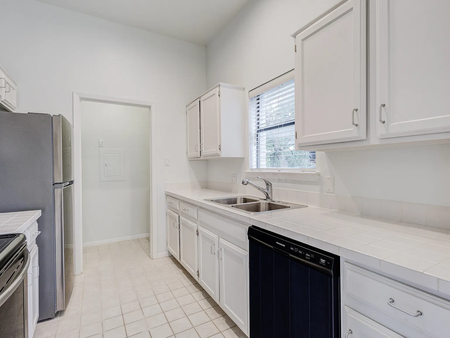 1 bed, 775 sqft, $1,795 — Photo 4