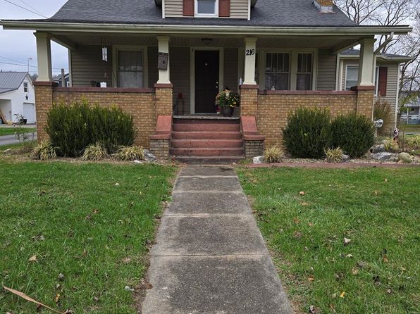 216 W Maple Ave, Oak Hill, OH 45656