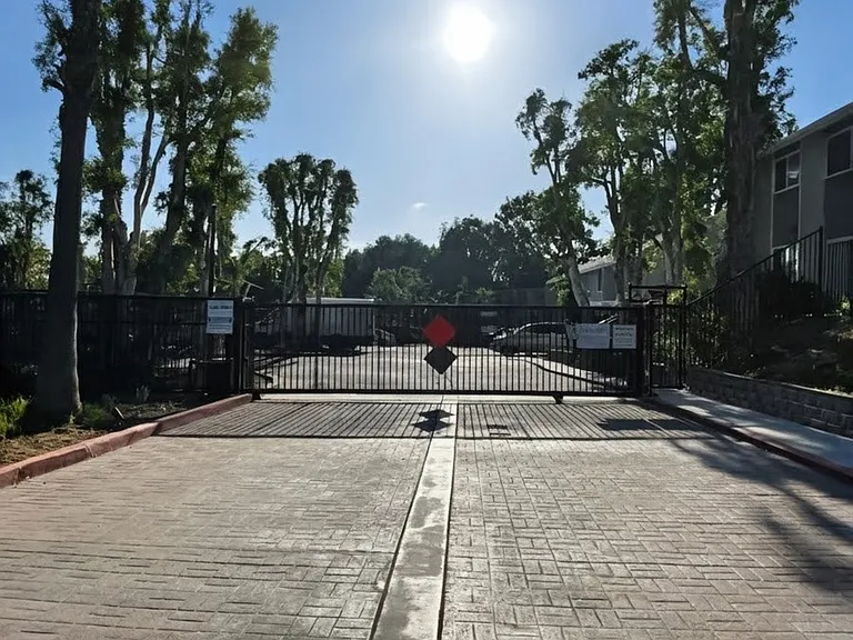 gate