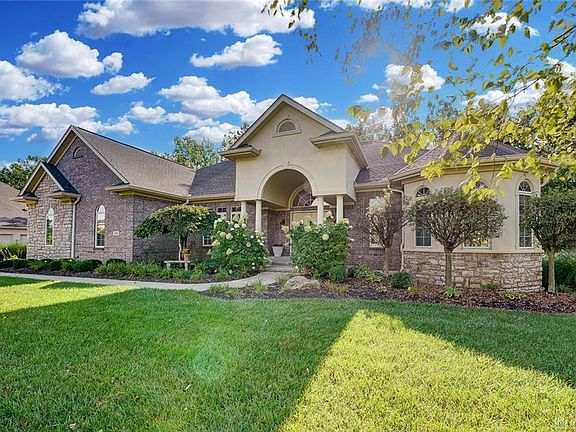 3rd image of 286 Yorkshire Ln