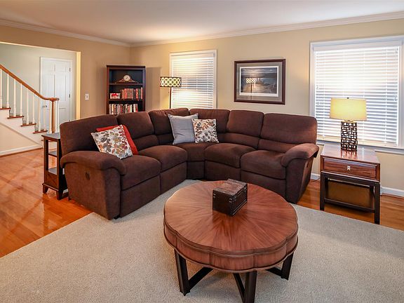 3rd image of 1710 Highland Pl