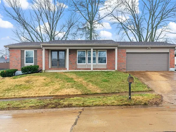 11938 Brookington Dr, Bridgeton, MO 63044