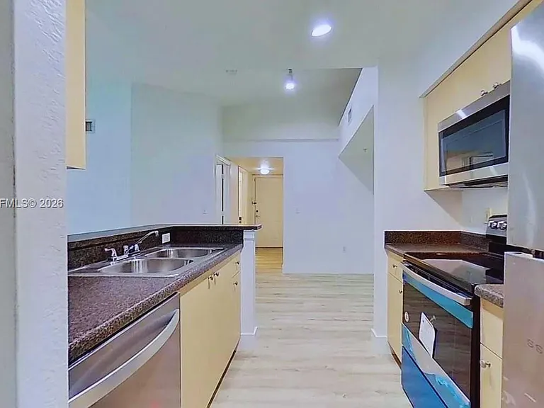2544 Centergate Dr #303 — Photo 2