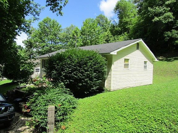2nd image of 58 Hager Hill Loop