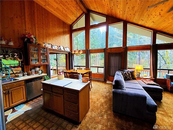 3rd image of 94 River Breeze Way