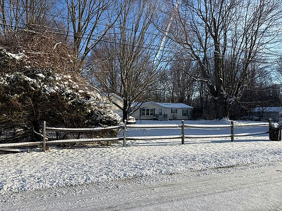 3rd image of 11710 Middle Rd