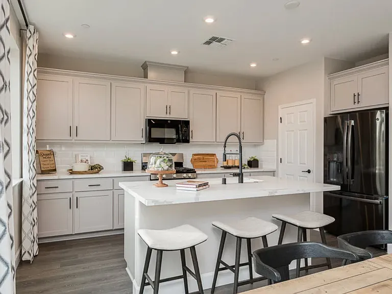 945 Fruit Stand Cir — Photo 14