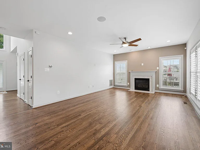 110 Bedrock Dr — Photo 10