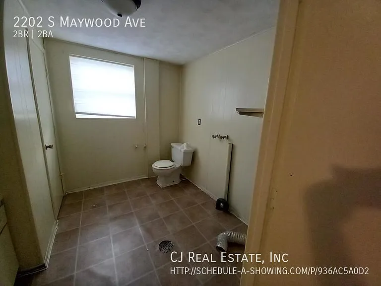 2202 S Maywood Ave — Photo 9