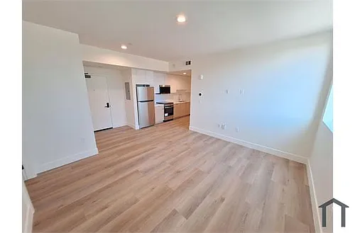 16136 Devonshire St #303 Photo 1