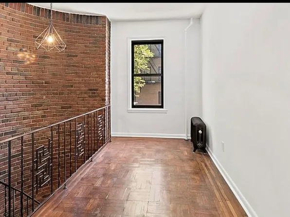 1075 Grant Avenue image 11 of 21