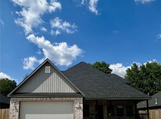 224 Ryder St, Gentry, AR 72734