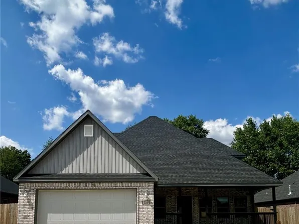 224 Ryder St, Gentry, AR 72734