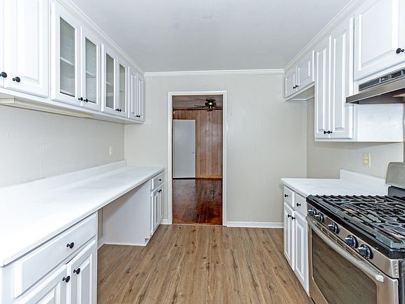 4th image of 3309 Cottonwood Dr