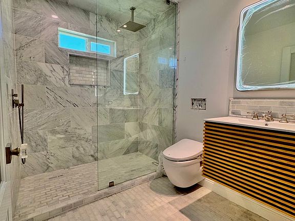 2nd image of 4539 S Centinela Ave #12411