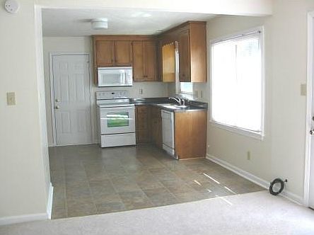 2nd image of 731 Michelle Dr