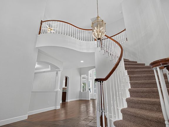 4th image of 4127 Meadow Wood Dr