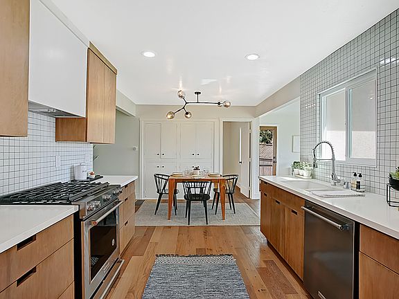 3rd image of 3055 Lucinda Ln