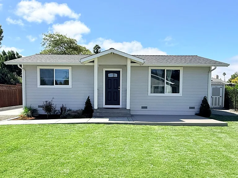 205 Barbara Ct #A — Photo 1