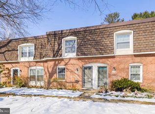 8218 Carrleigh Pkwy #10, Springfield, VA 22152