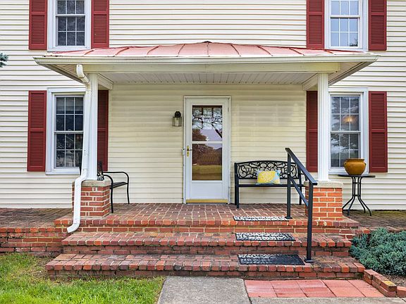 5th image of 223 Cold Springs Rd