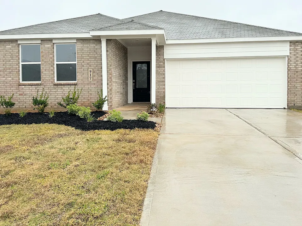 917 Garden Path Dr
