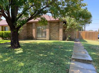 3102 Gregory Ln, Grand Prairie, TX 75052