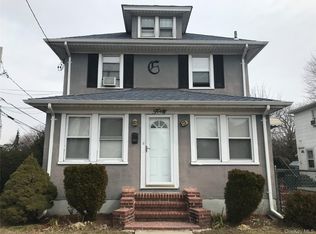 40 Central Ave, Westbury, NY 11590