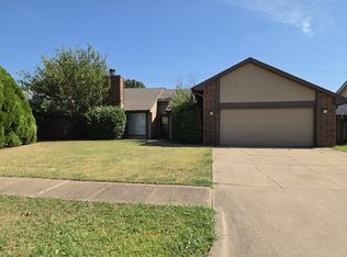 2104 Stepping Stone Trl, Edmond, OK 73013