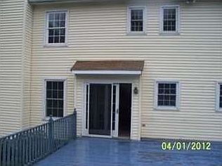 3rd image of 4 Estate Dr