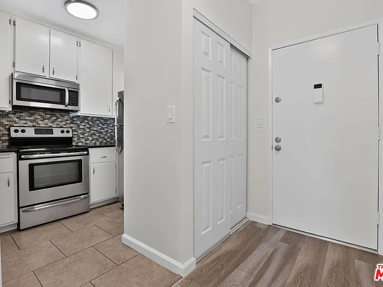311 Montana Ave #302 — Photo 7