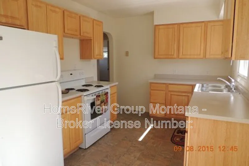 4 bed, 2.0 bath, $2,400 — Photo 4