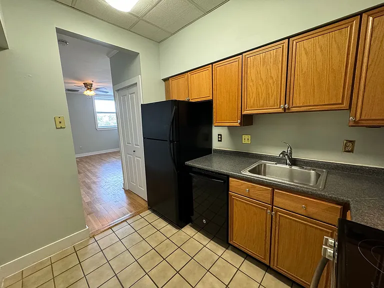 535 Main St #17 — Photo 7
