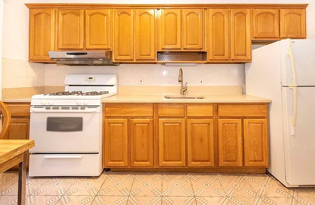 Rented by RealTegrity NY LLC | media 62