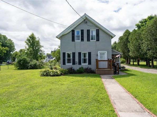 51 Johnstown St, Gouverneur, NY 13642