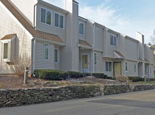 11 Macintosh Ln, Ansonia, CT 06401