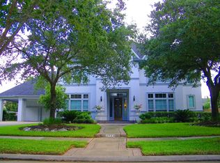 4914 Menlo Park Dr, Sugar Land, TX 77479