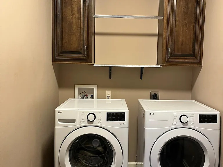 1005 Mark Cir — Photo 14