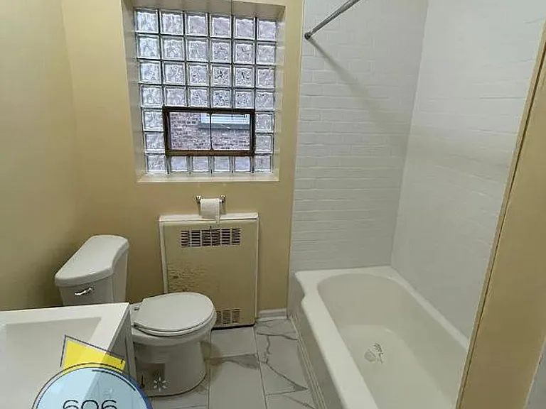 1645 Gunderson Ave, Berwyn! — Photo 7