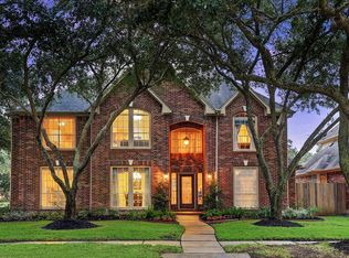 5522 Brook Bend Dr, Sugar Land, TX 77479