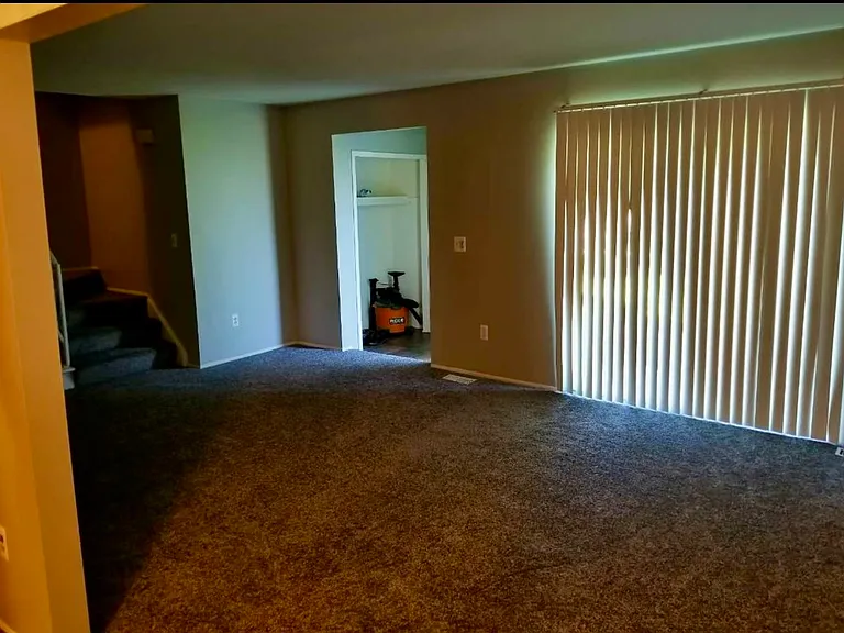41725 Utica Rd — Photo 6