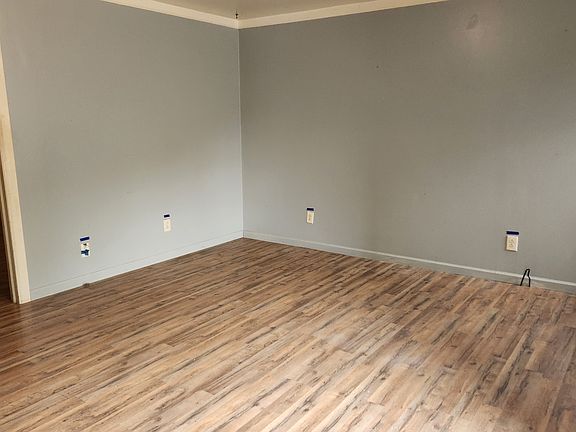 2nd image of 408 Lewis Rd #8