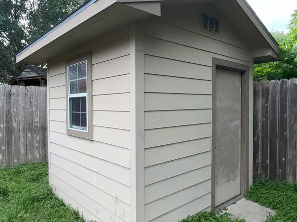 1203 Taylor St, Beeville, TX 78102