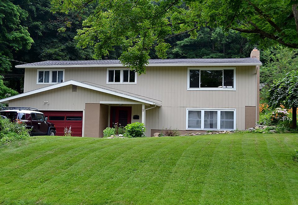 1st image of 1 Camelot Cir