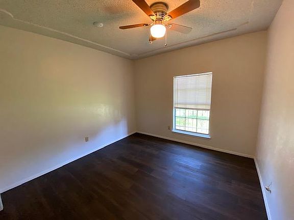 2nd image of 520 Edwards Dr